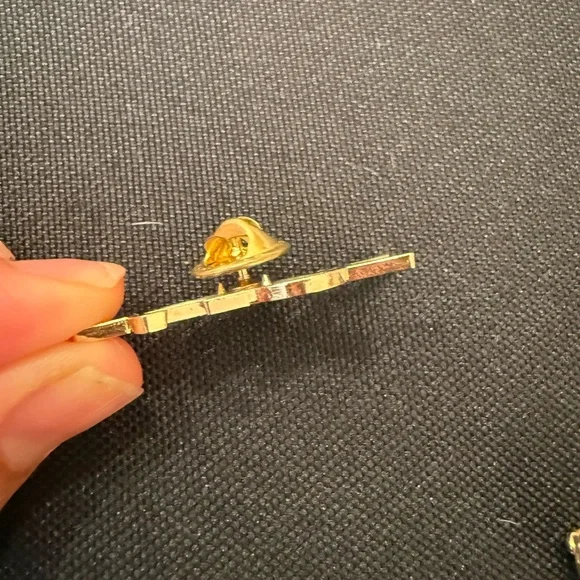 YSL pin - Picture 3 of 4